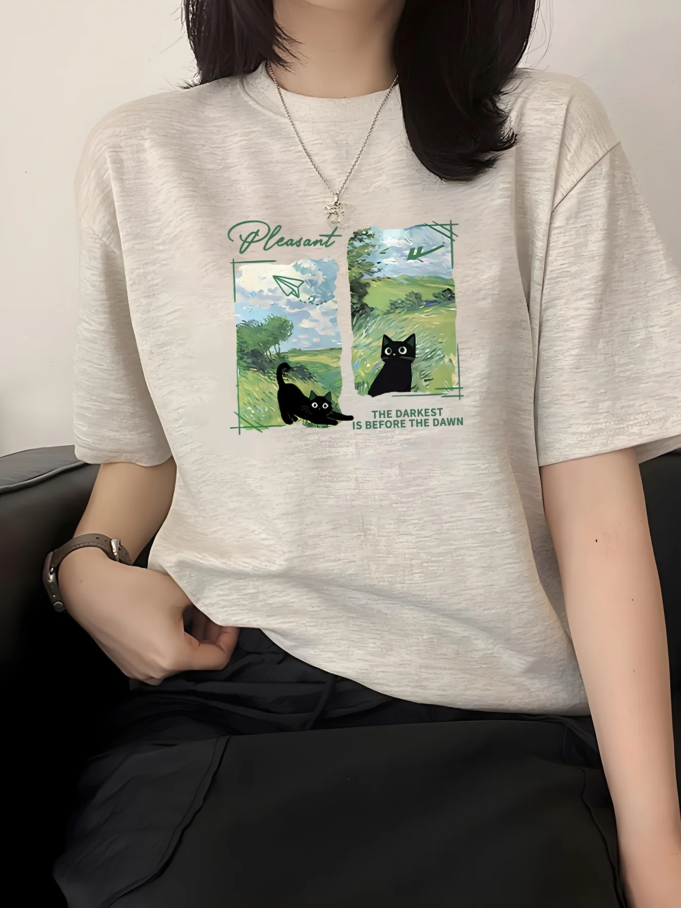 Y2K Summer Secret Realm Printed Short Sleeved T-shirt for Women's Summer New Fashionable and Versatile Loose Round Neck Y2K Top
Y2K Summer Secret Realm Printed Short Sleeved T-shirt for Women's Summer New Fashionable and Versatile Loose Round Neck Y2K Top