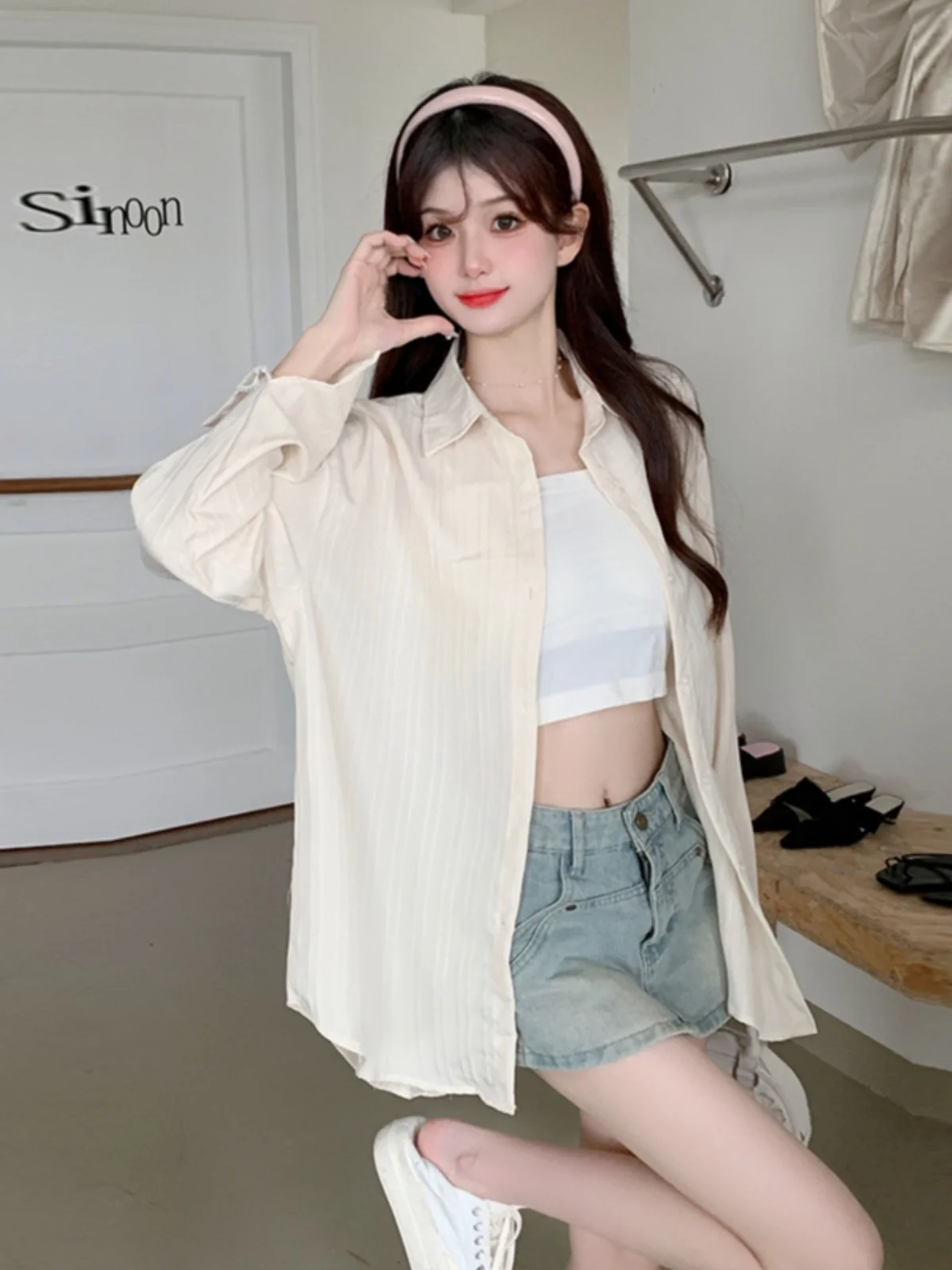 Peach Color Women's Summer New Loose Fit Sun Protection irt Thin Design Breathable Versatile Long Sve Collar Top
Peach Color Women's Summer New Loose Fit Sun Protection irt Thin Design Breathable Versatile Long Sve Collar Top