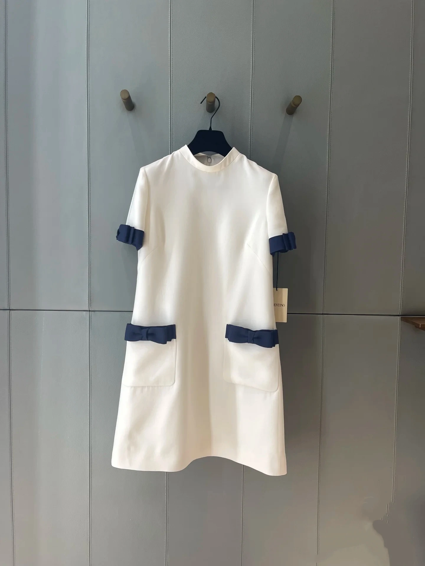 Summer 2025 Anti-Aging Knot Dress Women's Fashion Color Block A-Line Skirt Short Sleeve round Neck Commute Style
Summer 2025 Anti-Aging Knot Dress Women's Fashion Color Block A-Line Skirt Short Sleeve round Neck Commute Style