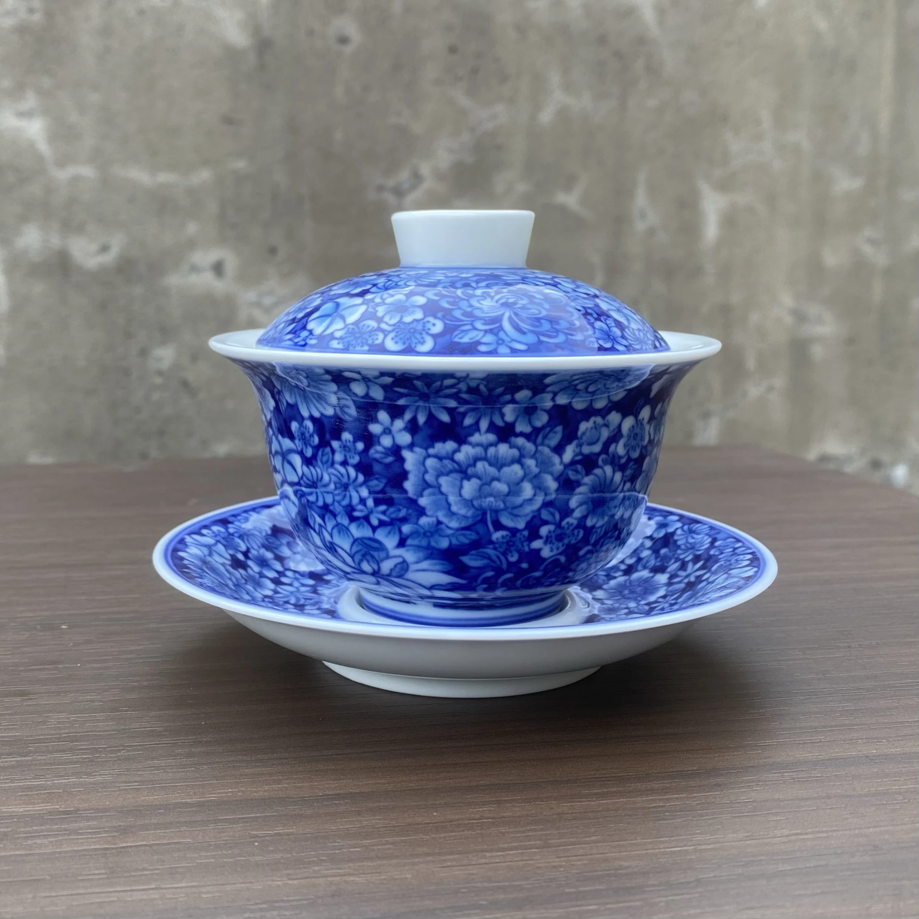 Handmade Jingdezhen Wanhua Cover Teacup Single Blue and White Sancai Ceramic Tea Ceremony Bowl
Handmade Jingdezhen Wanhua Cover Teacup Single Blue and White Sancai Ceramic Tea Ceremony Bowl