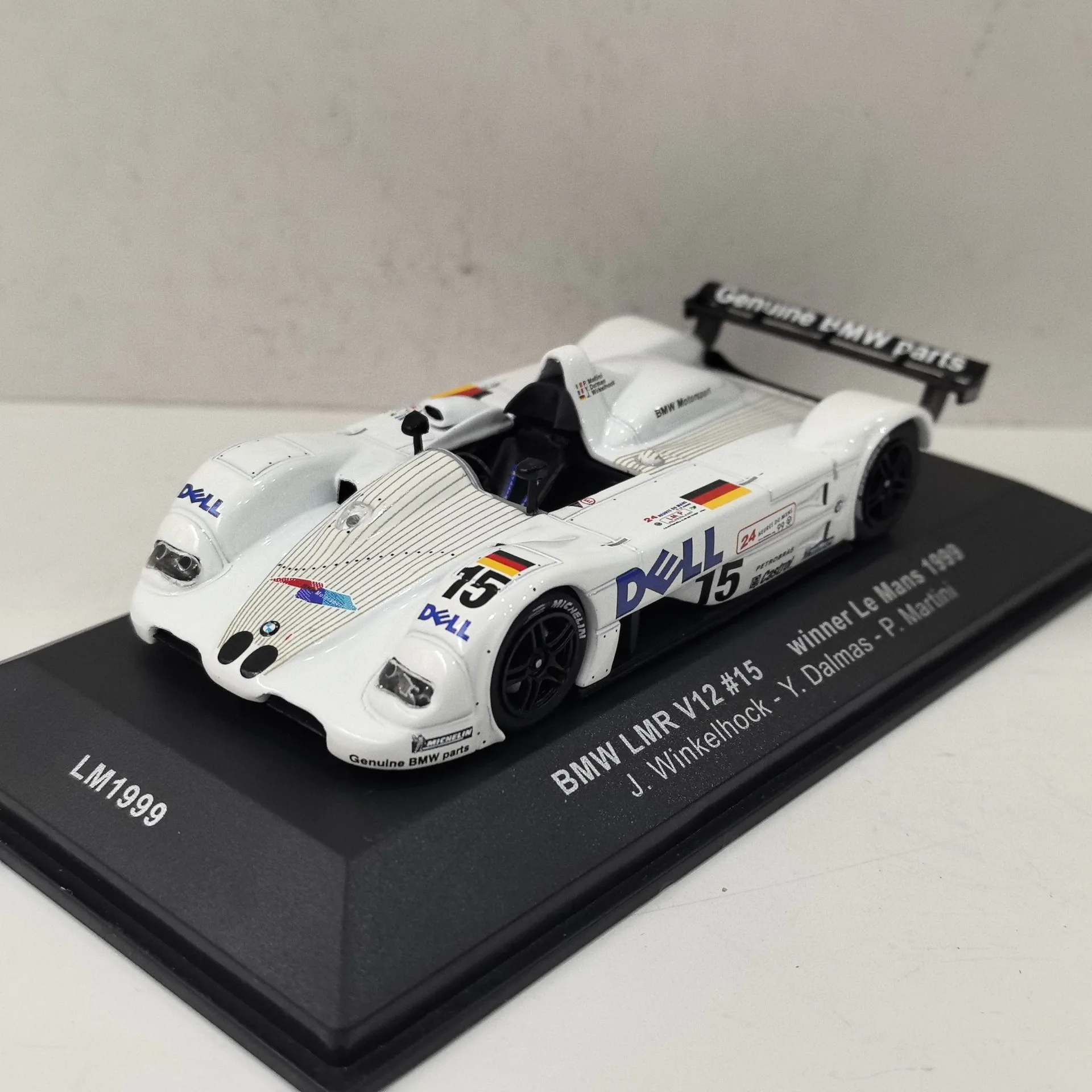 Литой под давлением IXO масштаб 1/43 BMW LMR V12 # 15 лиммов, 1999 г., модель автомобиля из сплава, Коллекционная игрушка, подарок, сувенир, витрина, орнамент
Литой под давлением IXO масштаб 1/43 BMW LMR V12 # 15 лиммов, 1999 г., модель автомобиля из сплава, Коллекционная игрушка, подарок, сувенир, витрина, орнамент