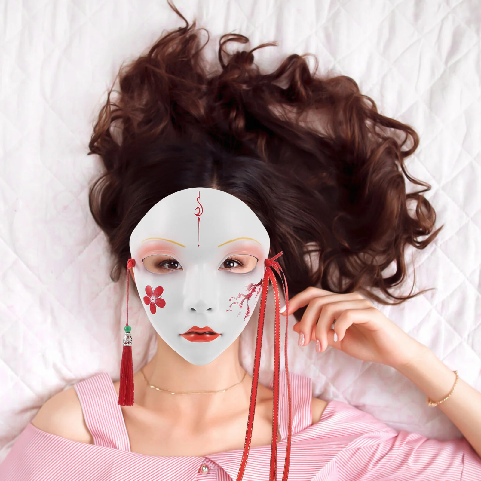 Handpainted Full Face Masquerade Mask Traditional Chinese Design Comfortable Fit Halloween Party Festival Prank Tool
Handpainted Full Face Masquerade Mask Traditional Chinese Design Comfortable Fit Halloween Party Festival Prank Tool