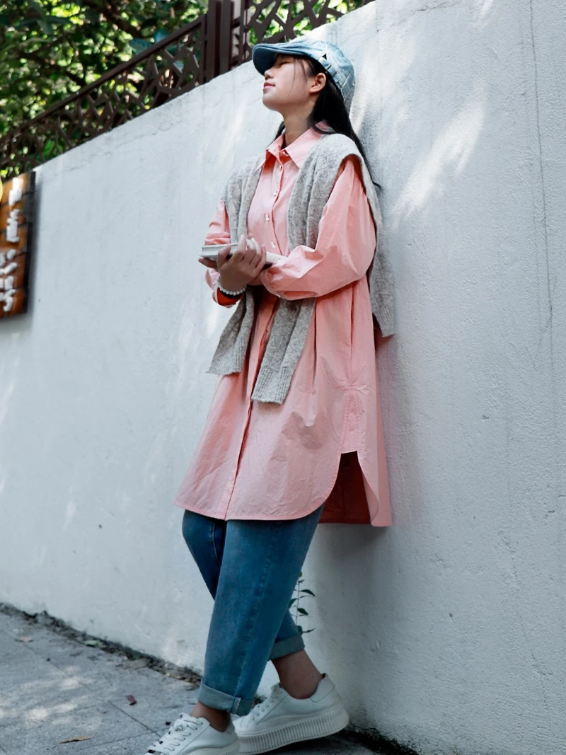 Художественное длинное платье-рубашка для женщин, свободного кроя, средней длины, из хлопка, для повседневной носки, с пуговицами, асимметричным подолом
Художественное длинное платье-рубашка для женщин, свободного кроя, средней длины, из хлопка, для повседневной носки, с пуговицами, асимметричным подолом