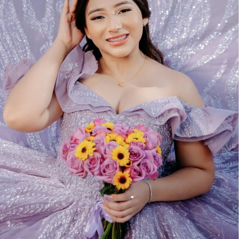 Lavender Quinceanera Dress off-shoulder Crystal Glitter Decal Lace Long tail vestidos de 15 Quinceanera Customize
Lavender Quinceanera Dress off-shoulder Crystal Glitter Decal Lace Long tail vestidos de 15 Quinceanera Customize