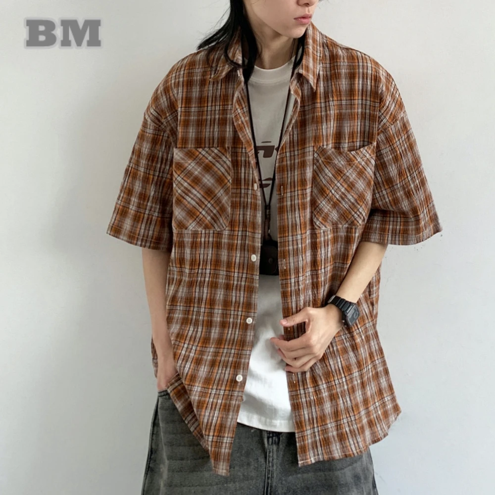 Японская клетчатая рубашка унисекс, летняя рубашка с коротким рукавом для мужчин и женщин, повседневная винтажная модная рубашка в стиле Харадзюку, свободные топы
Японская клетчатая рубашка унисекс, летняя рубашка с коротким рукавом для мужчин и женщин, повседневная винтажная модная рубашка в стиле Харадзюку, свободные топы