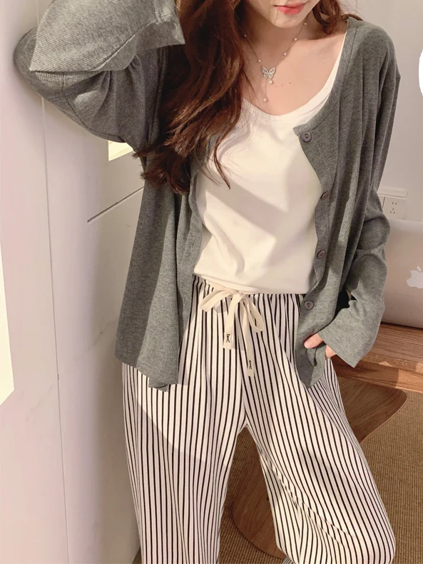 Women's Pure Cotton Sleepwear Set with Chest Pad Long Sleeve Striped Pants Lazy Style Vest Three-piece Autumn Winter Spring
Women's Pure Cotton Sleepwear Set with Chest Pad Long Sleeve Striped Pants Lazy Style Vest Three-piece Autumn Winter Spring