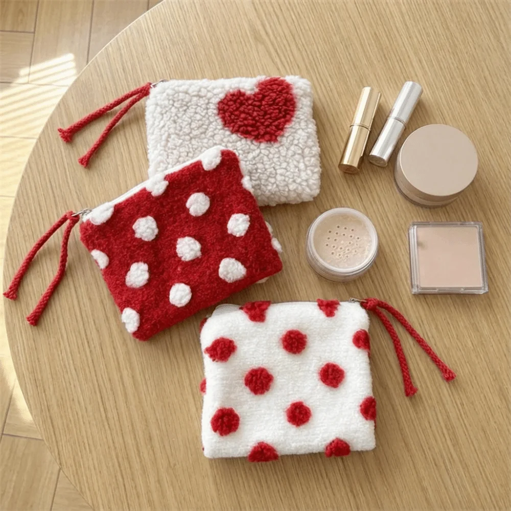 Casual Heart-shaped Cosmetic Storage Bag Portable INS Plush Coin Purse Zipper Dustproof ID Card Holder Travel
Casual Heart-shaped Cosmetic Storage Bag Portable INS Plush Coin Purse Zipper Dustproof ID Card Holder Travel