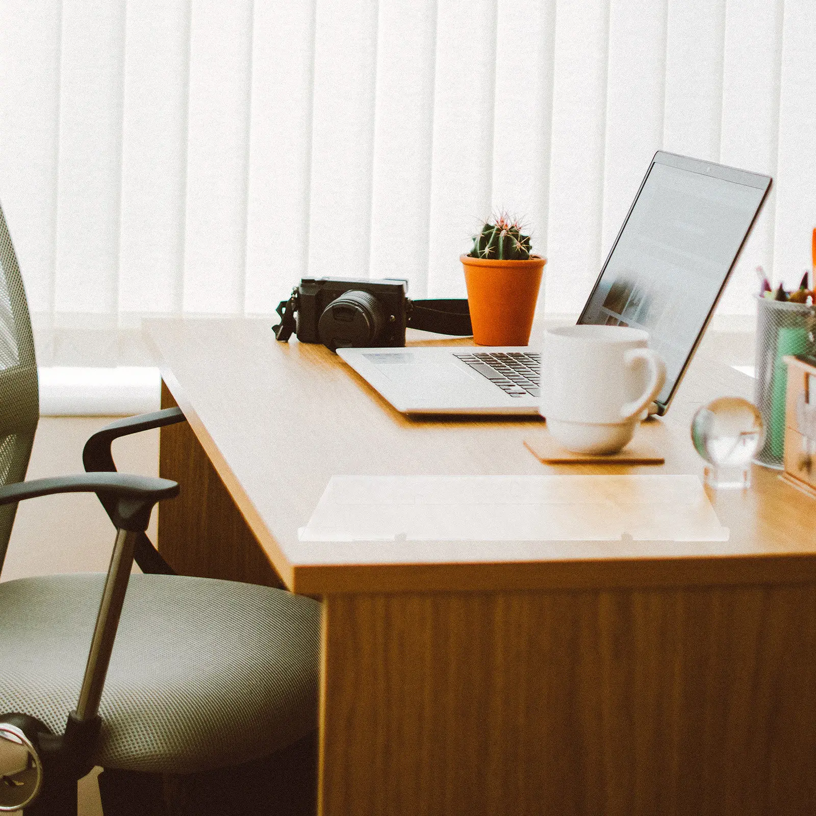 Наклонная акриловая подставка для компьютерной клавиатуры, эргономичный держатель для клавиатуры, офисная подставка-райзер, прозрачная настольная подставка для дома и офиса
Наклонная акриловая подставка для компьютерной клавиатуры, эргономичный держатель для клавиатуры, офисная подставка-райзер, прозрачная настольная подставка для дома и офиса