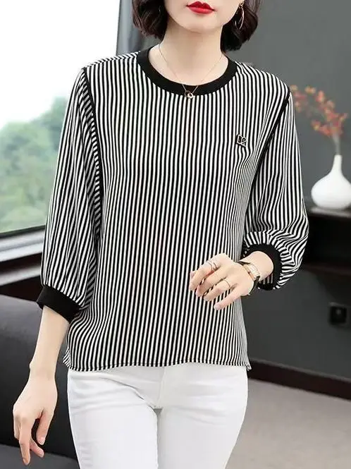 Loose Women's Summer Top Mom's New Style Black White Stripes Casual Loose Fit Korean Version Seven-Quarter Sleeve T-Shirt
Loose Women's Summer Top Mom's New Style Black White Stripes Casual Loose Fit Korean Version Seven-Quarter Sleeve T-Shirt