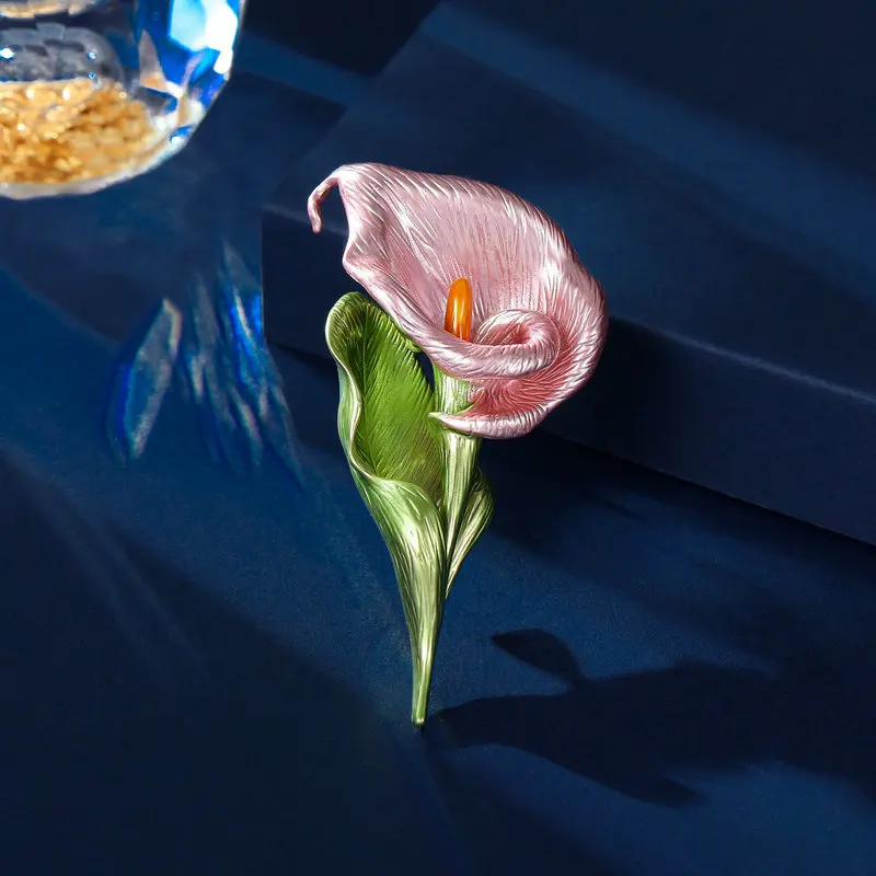 Elegant Temperament Floral Clothing Accessories Autumn Winter Coat Accessories Corsage High-end Lacquer Craft Calla Lily Brooch
Elegant Temperament Floral Clothing Accessories Autumn Winter Coat Accessories Corsage High-end Lacquer Craft Calla Lily Brooch