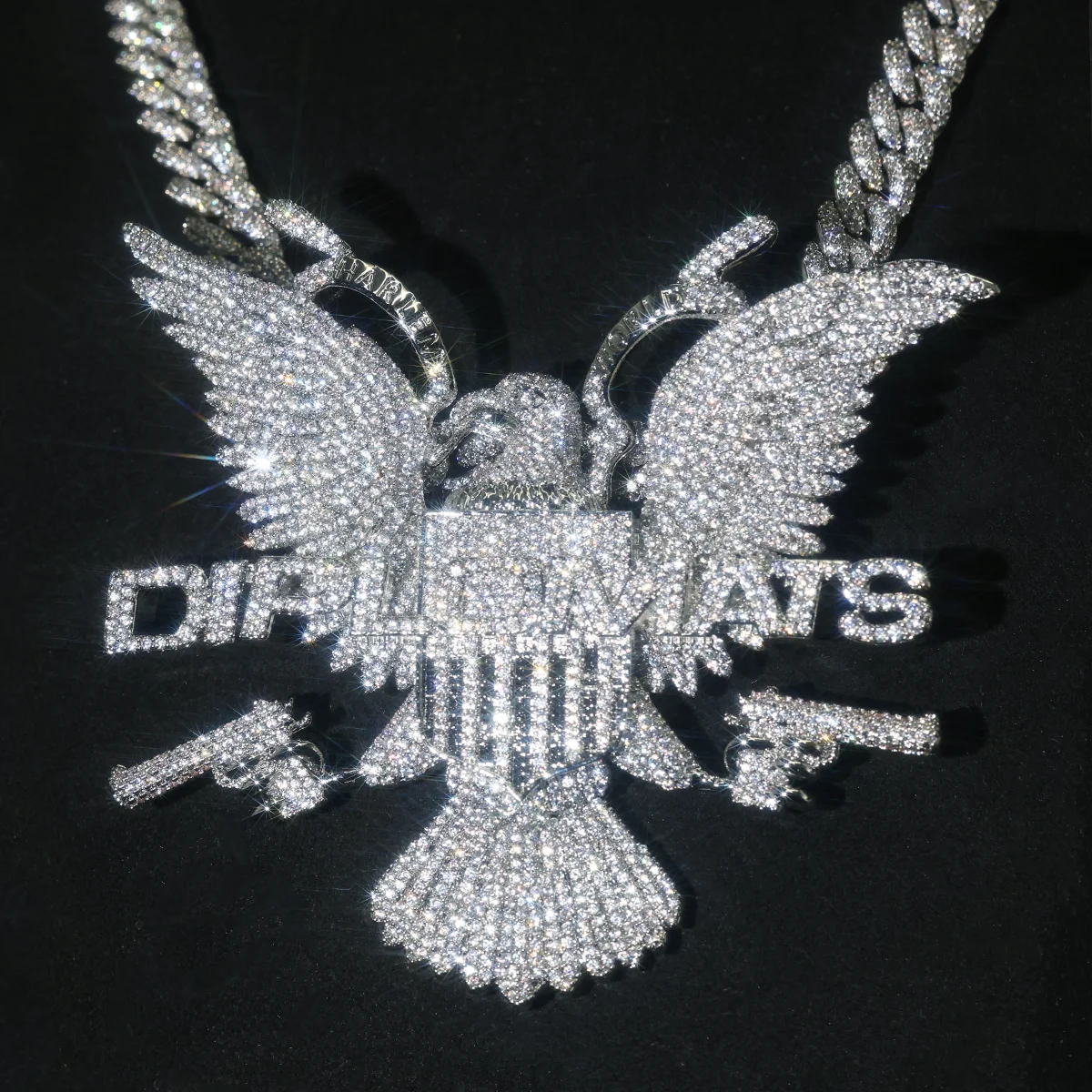 Hip Hop Iced Out Eagle Pendant Necklace, Cuban Link Chain, Full Micro Pave Zircon/Moissanite, Bling Letter Charm with Guns
Hip Hop Iced Out Eagle Pendant Necklace, Cuban Link Chain, Full Micro Pave Zircon/Moissanite, Bling Letter Charm with Guns