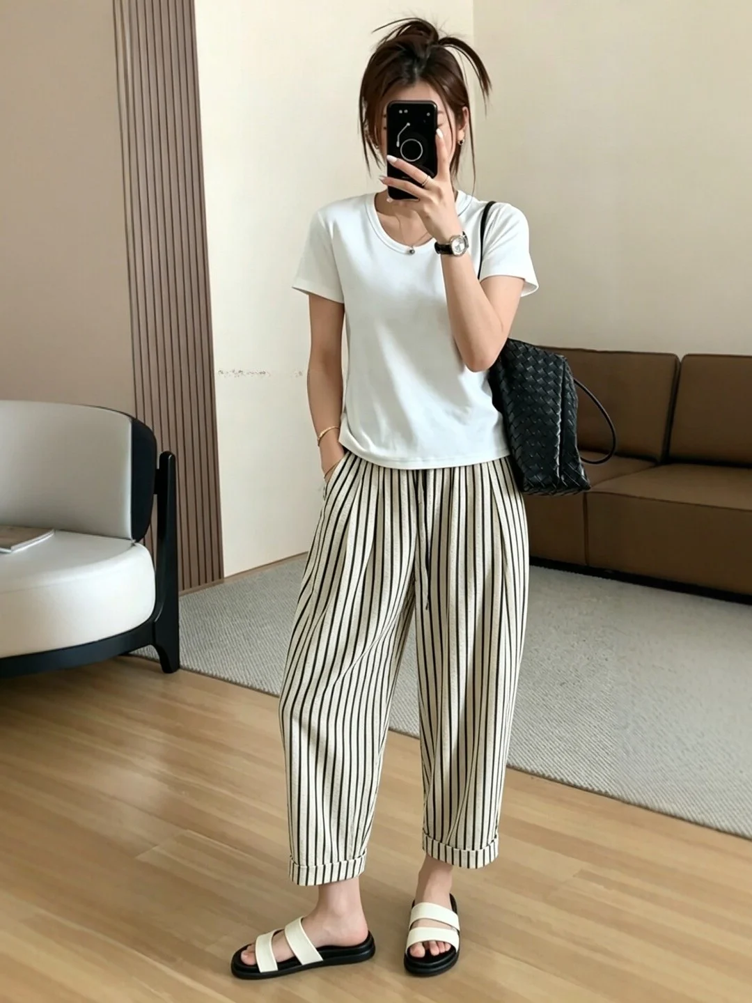High-End Vertical Stripe Loose Casual Pants Summer Slimming Relaxing High Waist Straight Leg Trousers for plus Size Women
High-End Vertical Stripe Loose Casual Pants Summer Slimming Relaxing High Waist Straight Leg Trousers for plus Size Women