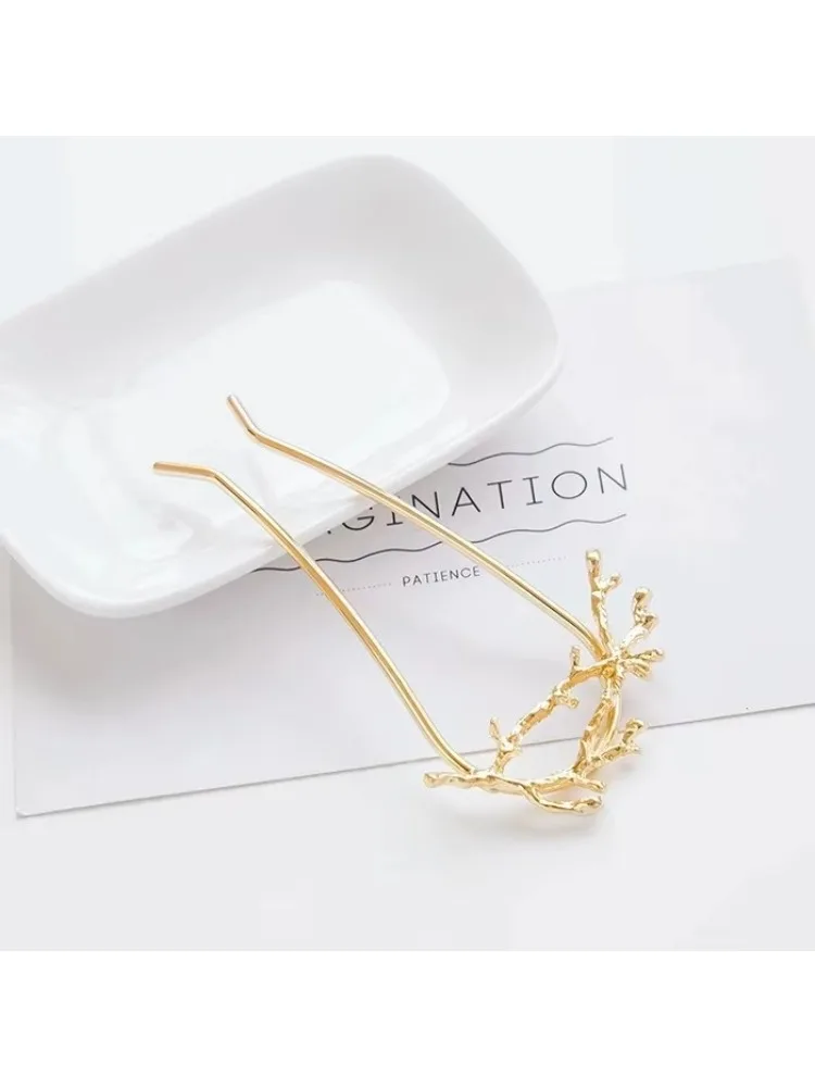 Forest-themed branch hairpin, alloy U-shaped simple hair accessory, versatile headwear for updo at the back of the head
Forest-themed branch hairpin, alloy U-shaped simple hair accessory, versatile headwear for updo at the back of the head