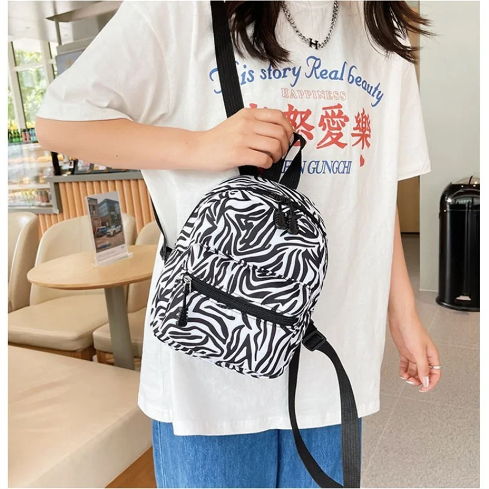 New Women's Backpacks Nylon Female Bag Animal Printing Small Feminina Backpack School Bags For Teen Girls Knapsack
New Women's Backpacks Nylon Female Bag Animal Printing Small Feminina Backpack School Bags For Teen Girls Knapsack