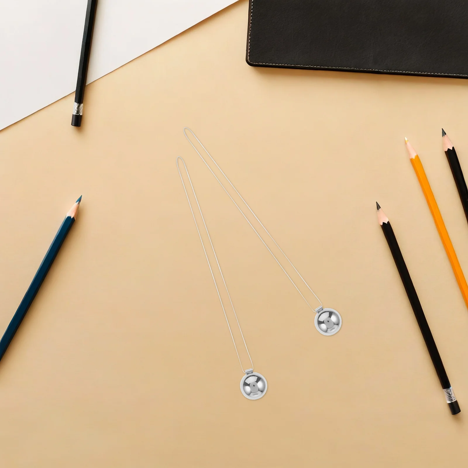 5Pcs Newton's Cradle Pendulum Balls 18Mm Stainless Steel Precision Swing Physics Experiment Tool for Desk Home Office Decor
5Pcs Newton's Cradle Pendulum Balls 18Mm Stainless Steel Precision Swing Physics Experiment Tool for Desk Home Office Decor