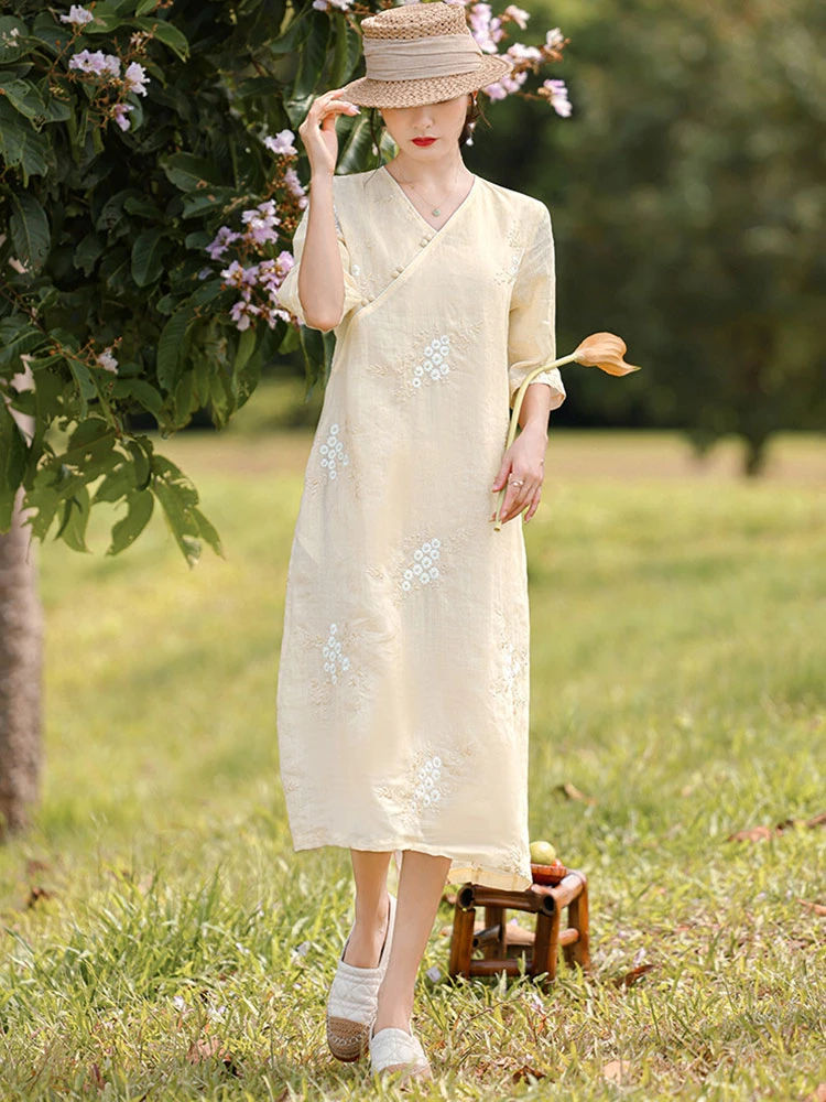 Women Casual Ramie Dress New Arrival 2025 Summer Vintage Style V-neck Floral Embroidery Loose Female A-line Long Dresses T299
Women Casual Ramie Dress New Arrival 2025 Summer Vintage Style V-neck Floral Embroidery Loose Female A-line Long Dresses T299