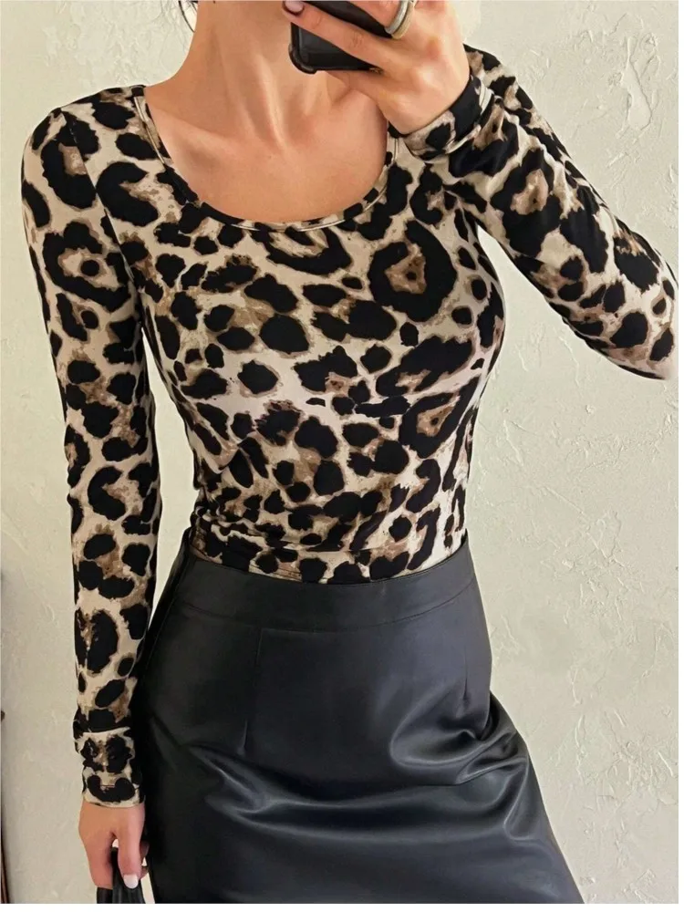 2025 Autumn Spring Round Neck Blusas Long Sleeve Tops T Shirt Tees Pullover Leopard Print Slim Fashion Casual Commuting Office
2025 Autumn Spring Round Neck Blusas Long Sleeve Tops T Shirt Tees Pullover Leopard Print Slim Fashion Casual Commuting Office