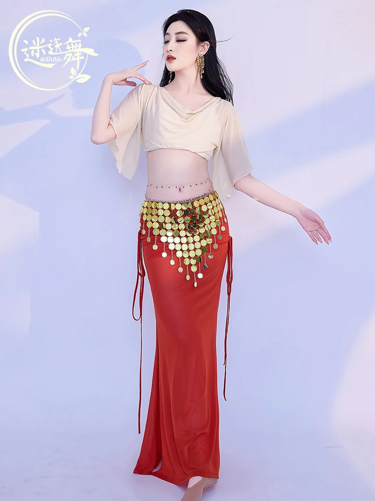 Оригинальный новый тренировочный костюм для танца живота, весенне-летний костюм для выступлений, танцевальная одежда с цветным воротником, верхняя юбка для женщин
Оригинальный новый тренировочный костюм для танца живота, весенне-летний костюм для выступлений, танцевальная одежда с цветным воротником, верхняя юбка для женщин