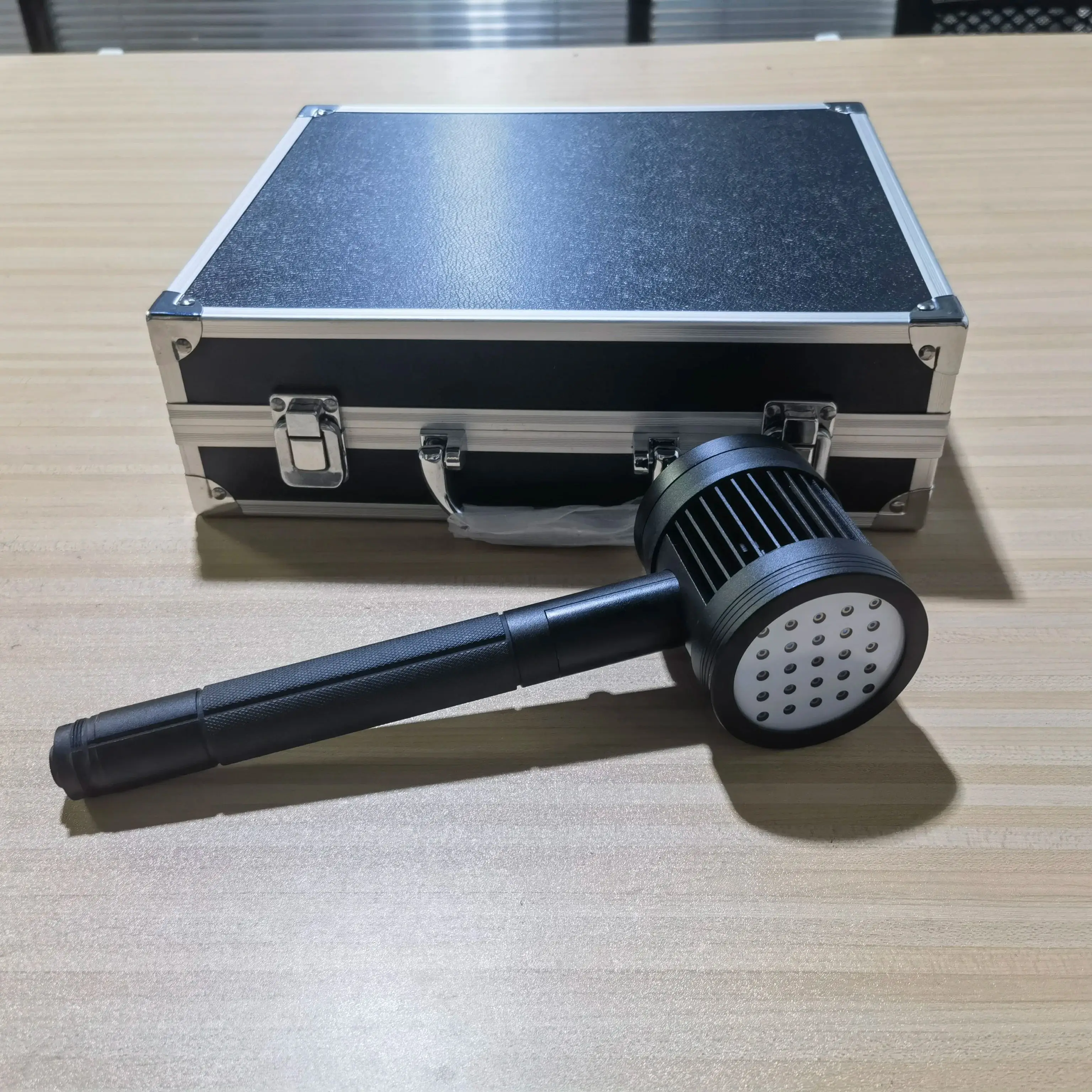 COZING 1295mW Powerful 808nm Single Diode Laser Multi-Purpose Pain Relief Device for Human Acupuncture & Pet Arthritis 
COZING 1295mW Powerful 808nm Single Diode Laser Multi-Purpose Pain Relief Device for Human Acupuncture & Pet Arthritis