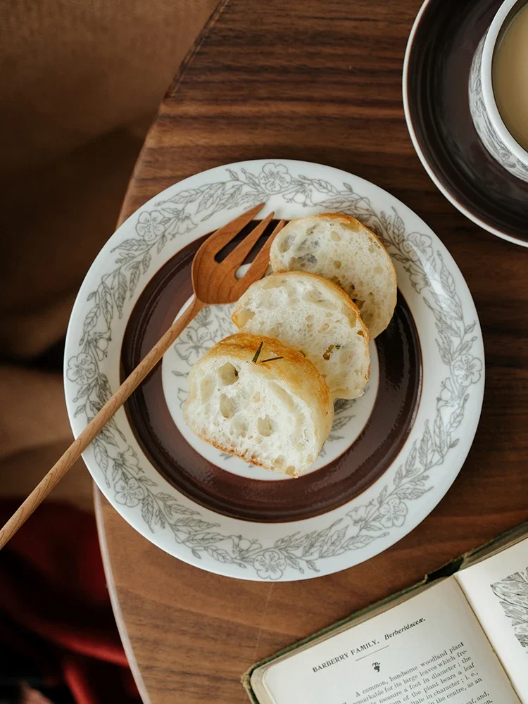 Medieval ins high-value cups on plates Breakfast coffee cups and saucers set home fruit dessert snacks
Medieval ins high-value cups on plates Breakfast coffee cups and saucers set home fruit dessert snacks
