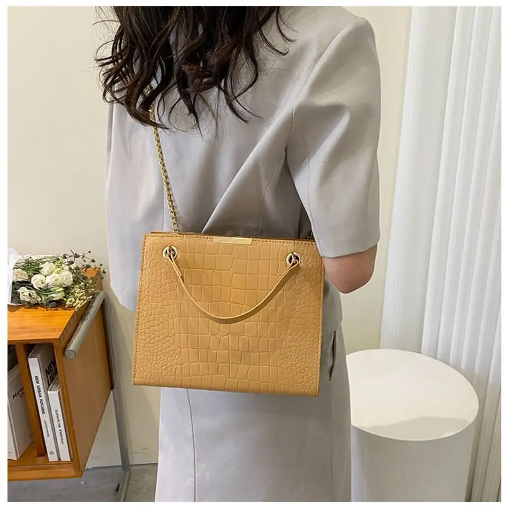 Retro Chain Shoulder Crossbody Bag Women
Retro Chain Shoulder Crossbody Bag Women