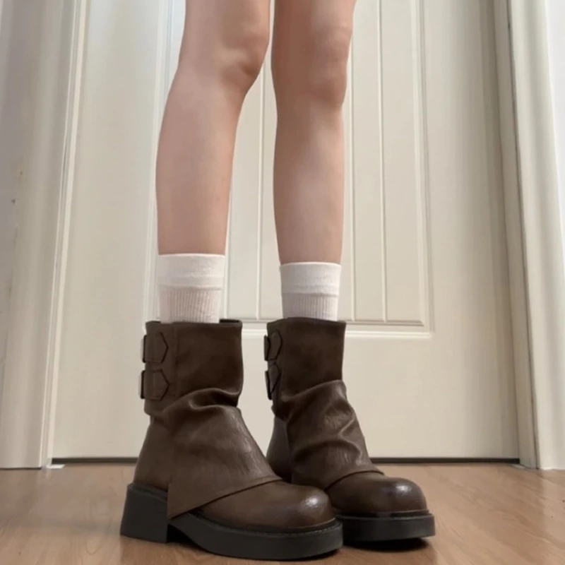Autumn and Winter Simple Pure Color Commuting Thick Bottom Brown Pants Knight Mid Leg Short Boots Female
Autumn and Winter Simple Pure Color Commuting Thick Bottom Brown Pants Knight Mid Leg Short Boots Female