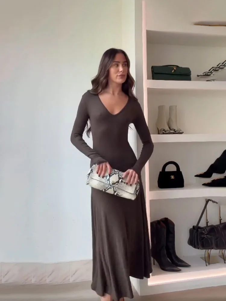 HH Woman Spring Fashion Inner Wear Long Sleeves V Collar Slim Fit Pullover Long Dress Female Casual Comfortable Slimming Dress
HH Woman Spring Fashion Inner Wear Long Sleeves V Collar Slim Fit Pullover Long Dress Female Casual Comfortable Slimming Dress