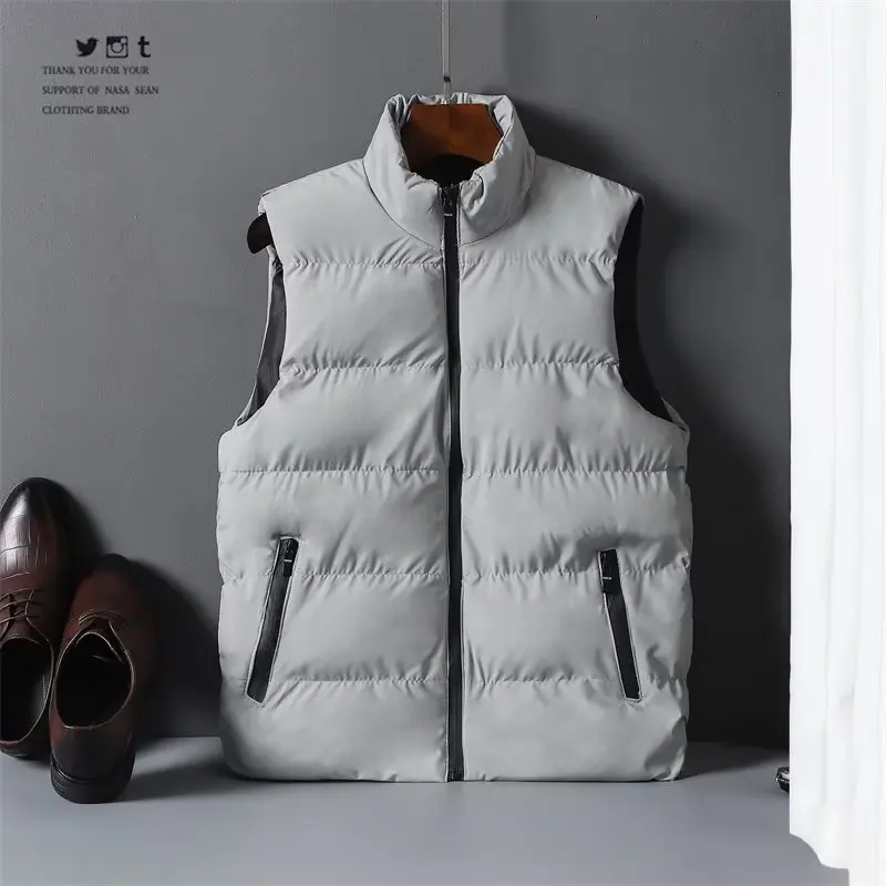 Men's Winter Jaet Vest Warm Casual Sle Zipper Decoration Youth Faion Thiened Cotton down Coat Large Size Topwear
Men's Winter Jaet Vest Warm Casual Sle Zipper Decoration Youth Faion Thiened Cotton down Coat Large Size Topwear