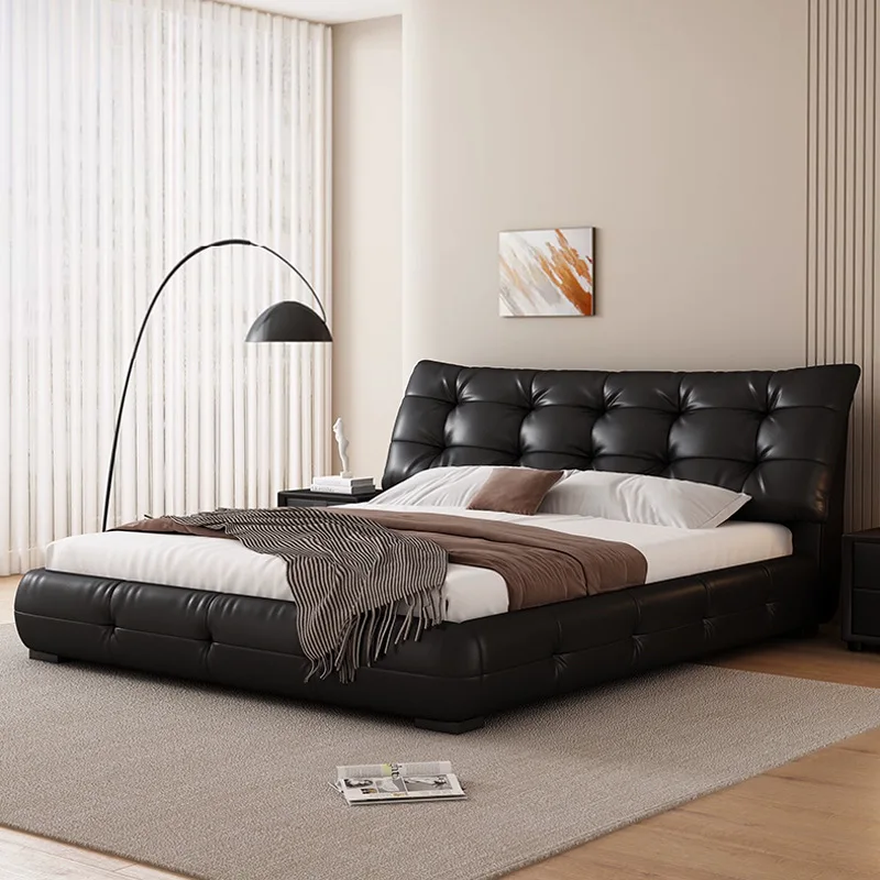 Modern minimalist puff double bed, first layer cowhide, Italian minimalism, floor-to-ceiling storage soft bag bed 
Modern minimalist puff double bed, first layer cowhide, Italian minimalism, floor-to-ceiling storage soft bag bed