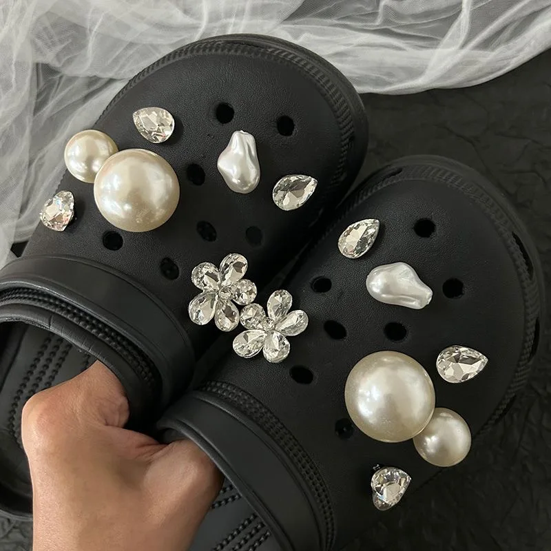 Pearl Rhinestone Flower Shoe Charms for Clog Shoes Crystal Gem DIY Decoration Accessories for Garden Sandals
Pearl Rhinestone Flower Shoe Charms for Clog Shoes Crystal Gem DIY Decoration Accessories for Garden Sandals