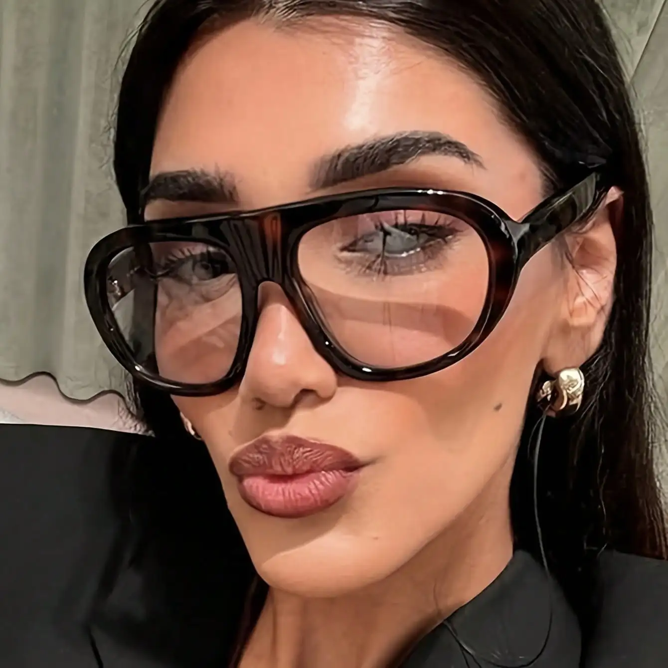 1 Pair Of Women's Oversized Vintage Tortoiseshell Optical Glasses, A Must-Have Fashionable Commuting Accessory, Perfect For Shopping, Styling, Reading, And Gifting
1 Pair Of Women's Oversized Vintage Tortoiseshell Optical Glasses, A Must-Have Fashionable Commuting Accessory, Perfect For Shopping, Styling, Reading, And Gifting