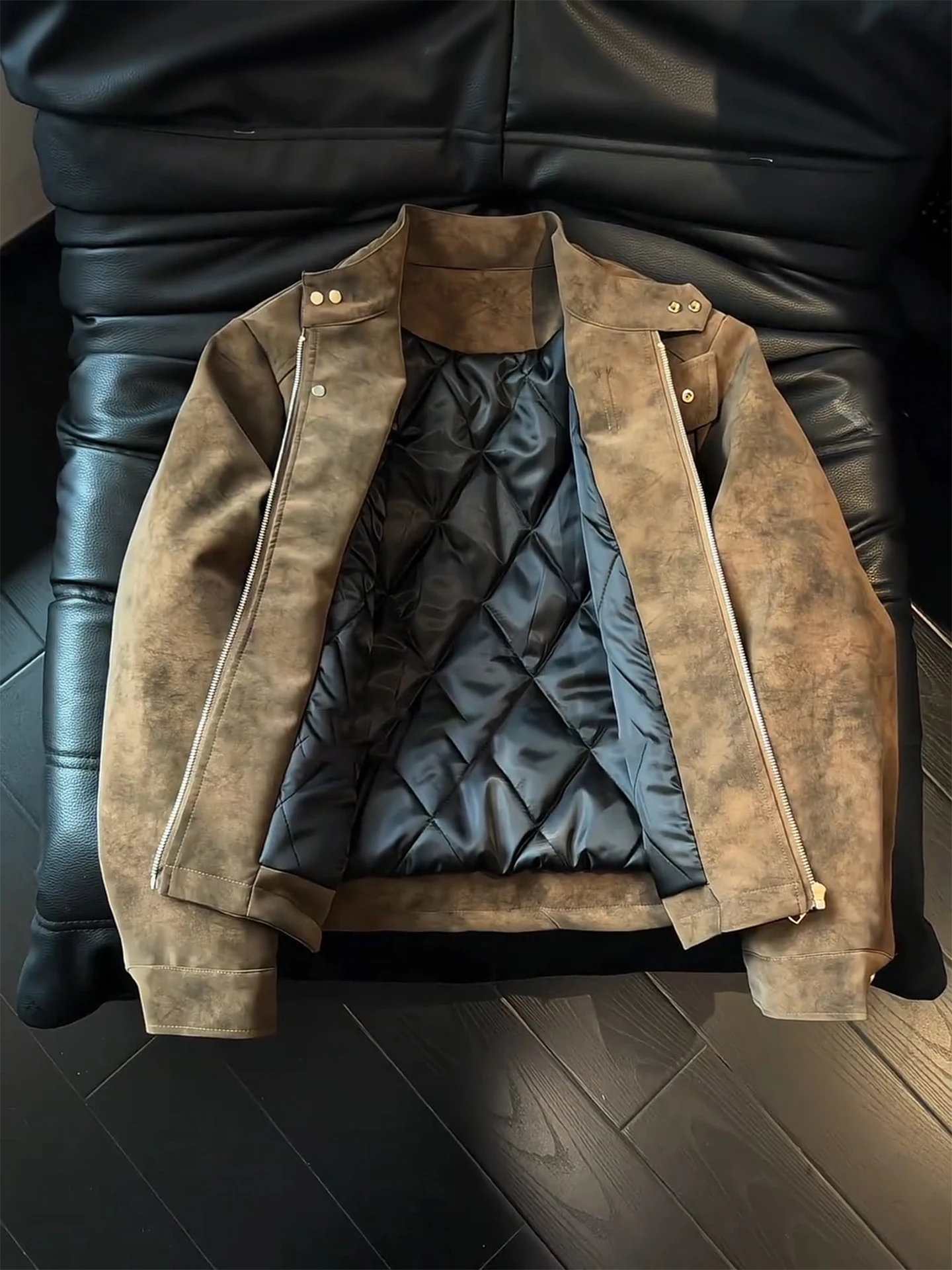 Thiened Warm Cotton Jaet Men's Autumn Winter Zipper Closure Faion Urban Sle ort Length Stand Collar Tie Dye Coat
Thiened Warm Cotton Jaet Men's Autumn Winter Zipper Closure Faion Urban Sle ort Length Stand Collar Tie Dye Coat