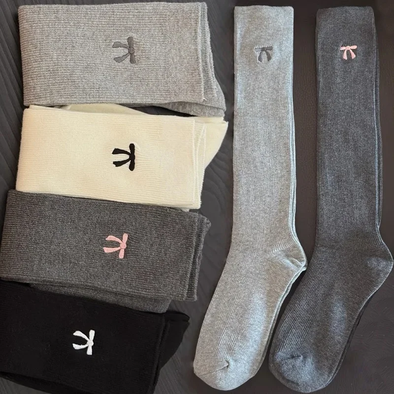 Длинные носки, женские мягкие носки с вышивкой и бантом, зимние однотонные вязаные чулки, узкие повседневные пушистые теплые утепленные носки до колена для девочек
Длинные носки, женские мягкие носки с вышивкой и бантом, зимние однотонные вязаные чулки, узкие повседневные пушистые теплые утепленные носки до колена для девочек