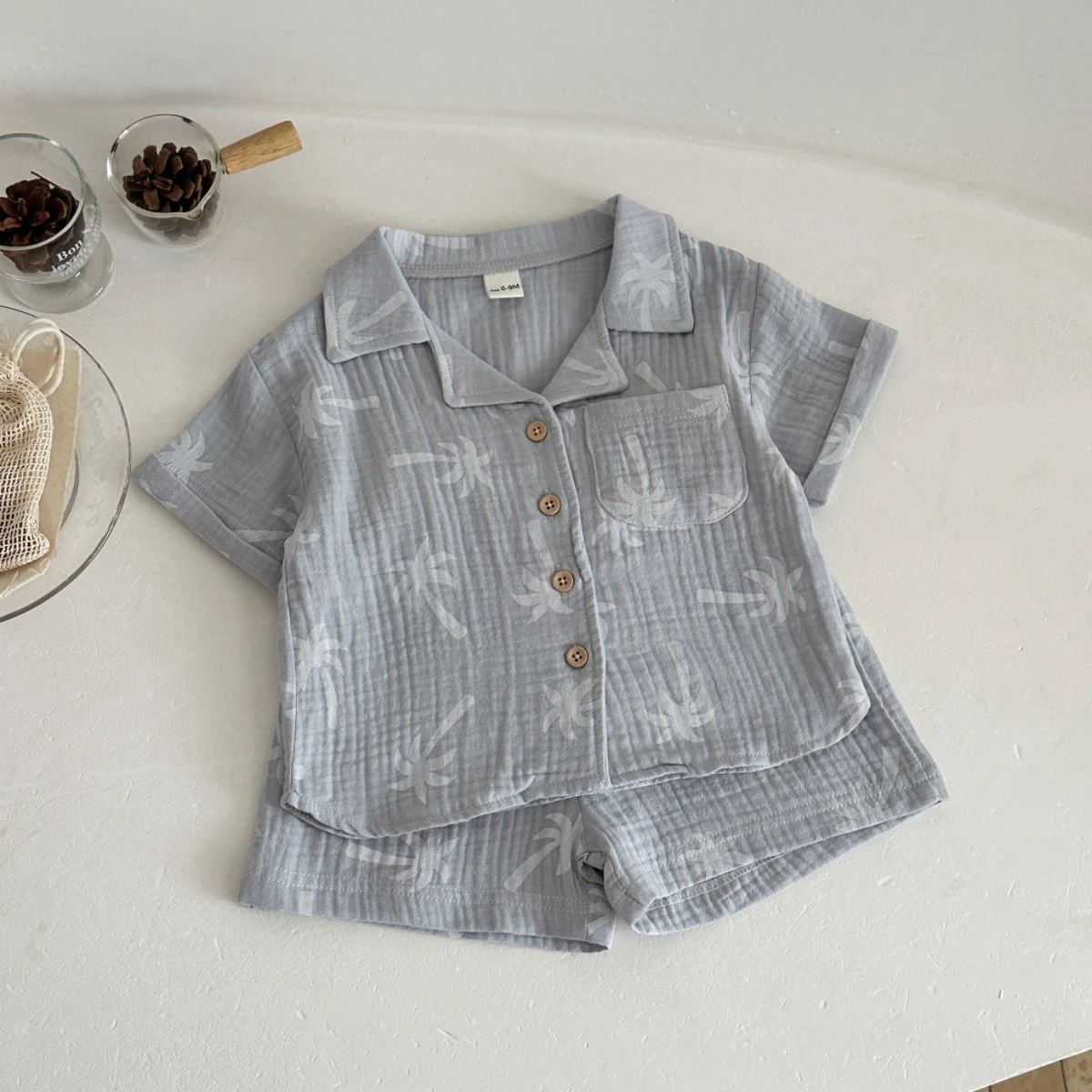2Pieces of Baby Boy Girl Blue Fashion Casual Coconut Tree Print Short-sleeved Shirt and Shorts Set in Summer Suitable for 0-3Y
2Pieces of Baby Boy Girl Blue Fashion Casual Coconut Tree Print Short-sleeved Shirt and Shorts Set in Summer Suitable for 0-3Y