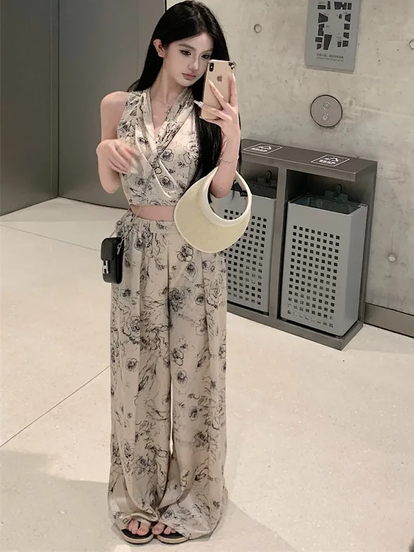 Gagarich Printed Neck Hanging Vest Camisole High Waisted Spicy Girl Casual Straight Leg Hanging Floor Pants Two-piece Set Summer
Gagarich Printed Neck Hanging Vest Camisole High Waisted Spicy Girl Casual Straight Leg Hanging Floor Pants Two-piece Set Summer