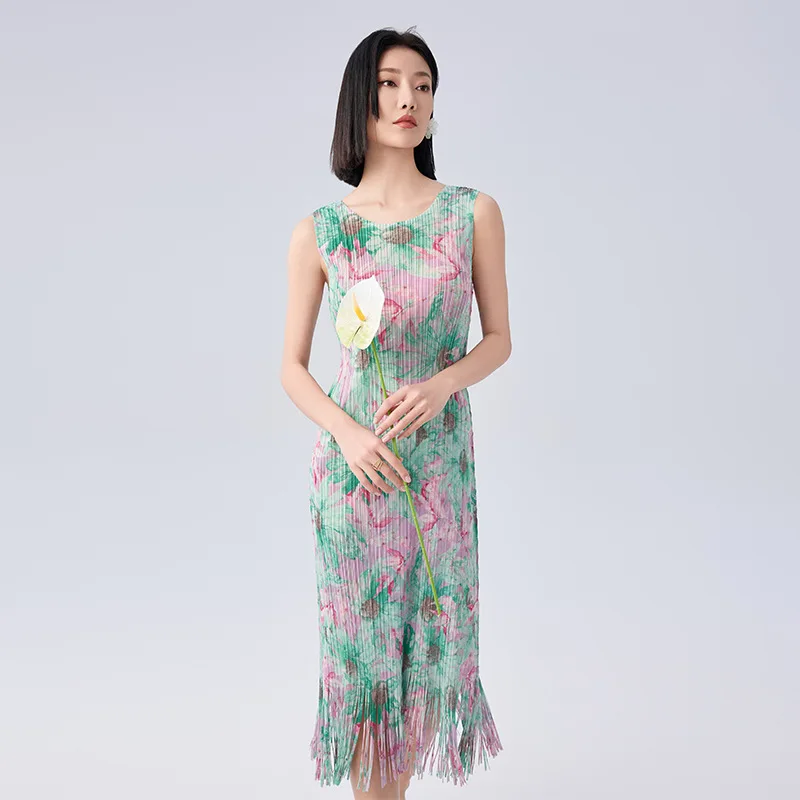 Miyake Pleated Print Dress 2025 Summer New Color Painting Slim Thin Fashion Temperament Tassel A-word Skirt
Miyake Pleated Print Dress 2025 Summer New Color Painting Slim Thin Fashion Temperament Tassel A-word Skirt