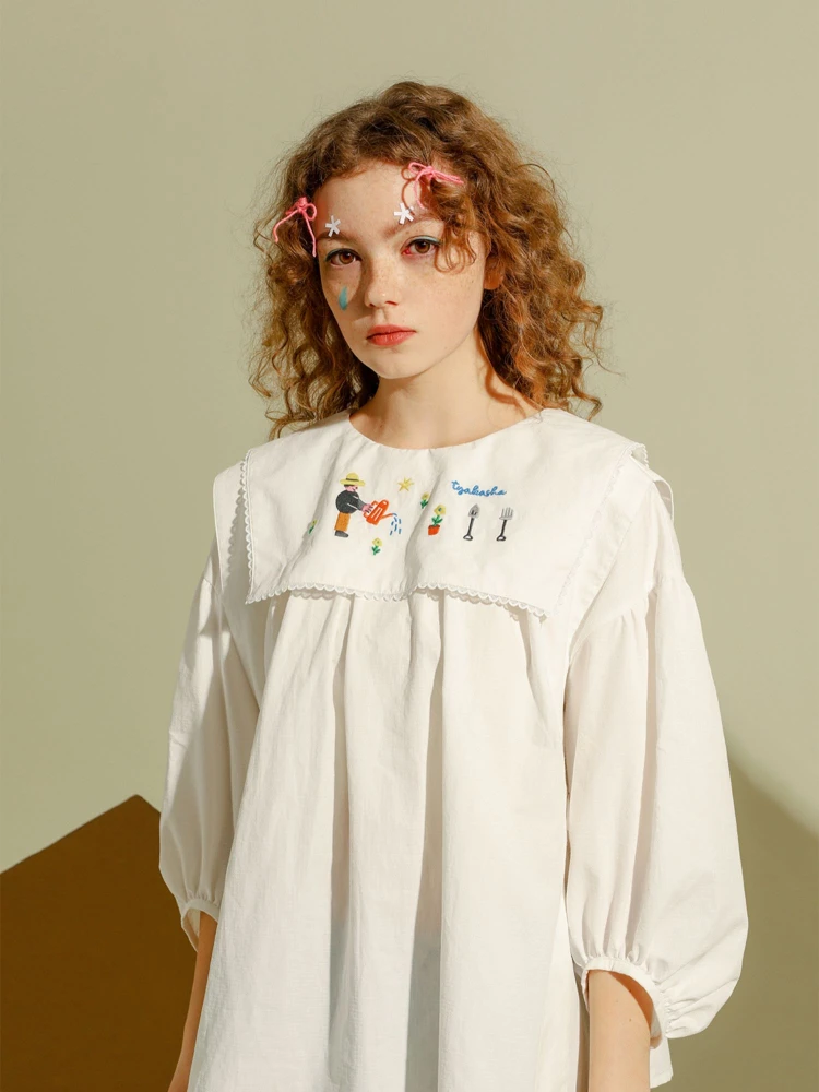 Women's White Cotton Pullover Shirt High Quality Original Design Niche Cartoon Embroidery Female Loose Blouse Bow Bie Sweet Cute
Women's White Cotton Pullover Shirt High Quality Original Design Niche Cartoon Embroidery Female Loose Blouse Bow Bie Sweet Cute