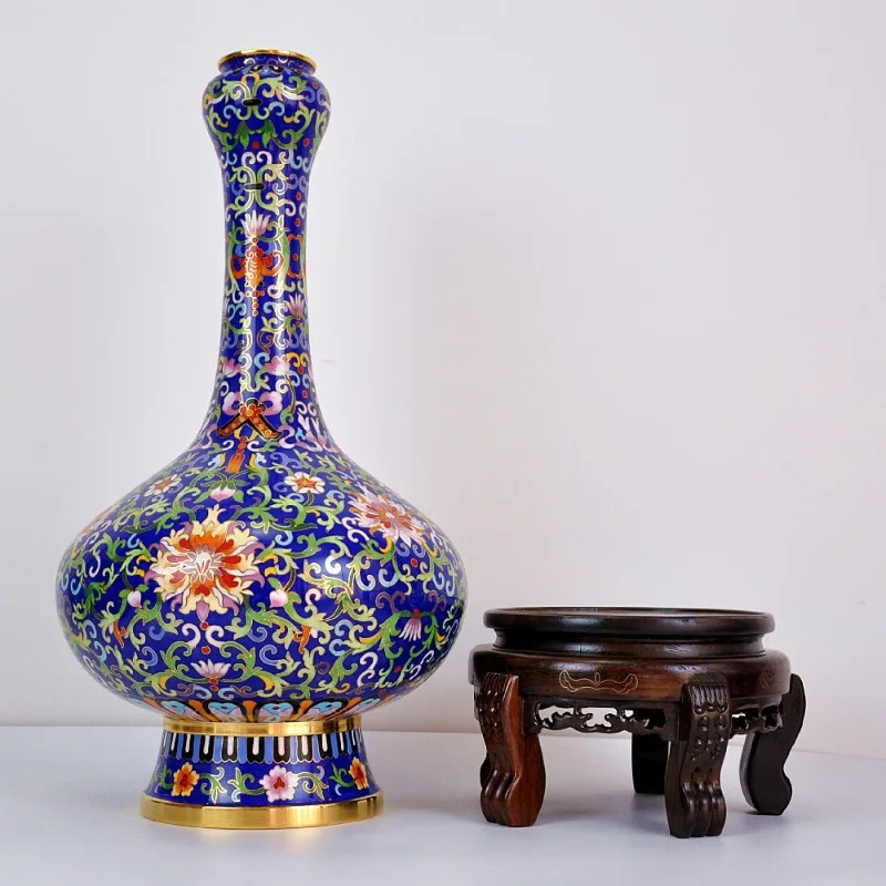 Cloisonn é vase with garlic head, lotus pattern, copper body, cloisonn é enamel, hundred treasure grid, Chinese style ornament
Cloisonn é vase with garlic head, lotus pattern, copper body, cloisonn é enamel, hundred treasure grid, Chinese style ornament