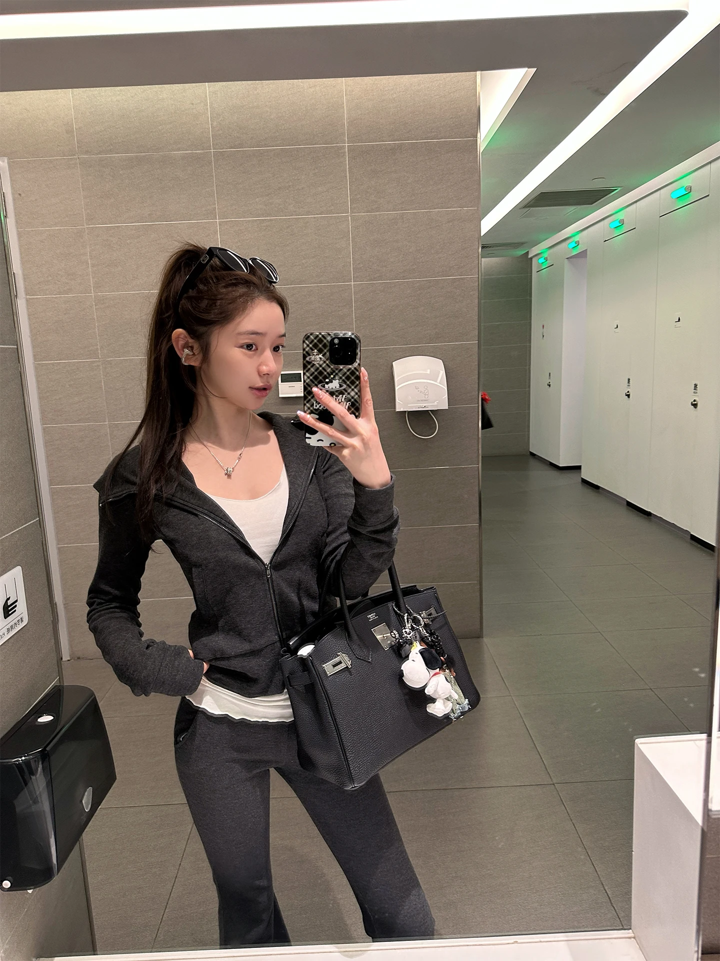 Chen Jiamin NNS Early Spring Minimalist Thin Fleece Slim Fit Hoodie Pants Set Women's Long Sleeve Casual Fashion Ensemble
Chen Jiamin NNS Early Spring Minimalist Thin Fleece Slim Fit Hoodie Pants Set Women's Long Sleeve Casual Fashion Ensemble