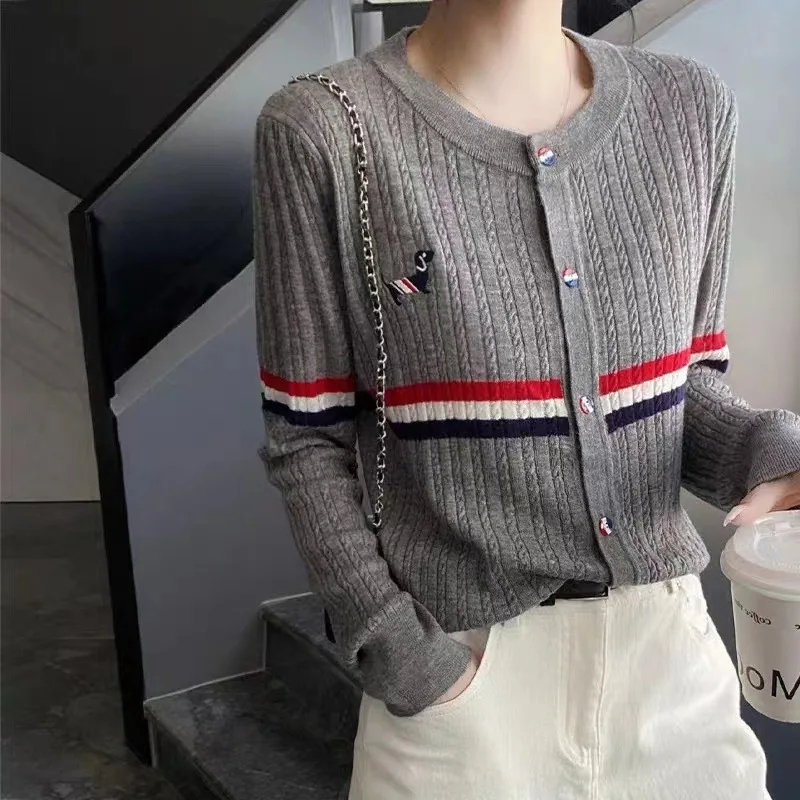 Autumn New Knitted Cardigan Women's Embroidered Round Neck Sweater Coat Women's Striped Long Sleeve Top Interior
Autumn New Knitted Cardigan Women's Embroidered Round Neck Sweater Coat Women's Striped Long Sleeve Top Interior