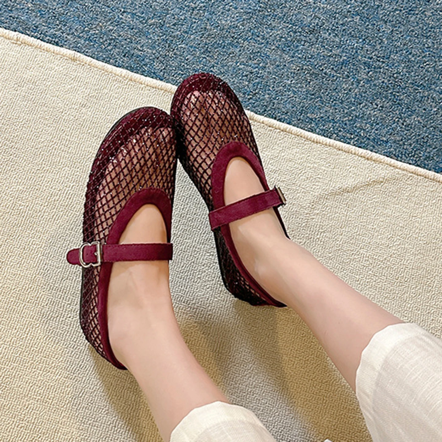 Mesh Mary Jane Shoes Female Summer New Flat Hollow Mesh Breathable Single Shoe Fishnet Shoes Soft soled Sandals Big Size 35-43
Mesh Mary Jane Shoes Female Summer New Flat Hollow Mesh Breathable Single Shoe Fishnet Shoes Soft soled Sandals Big Size 35-43
