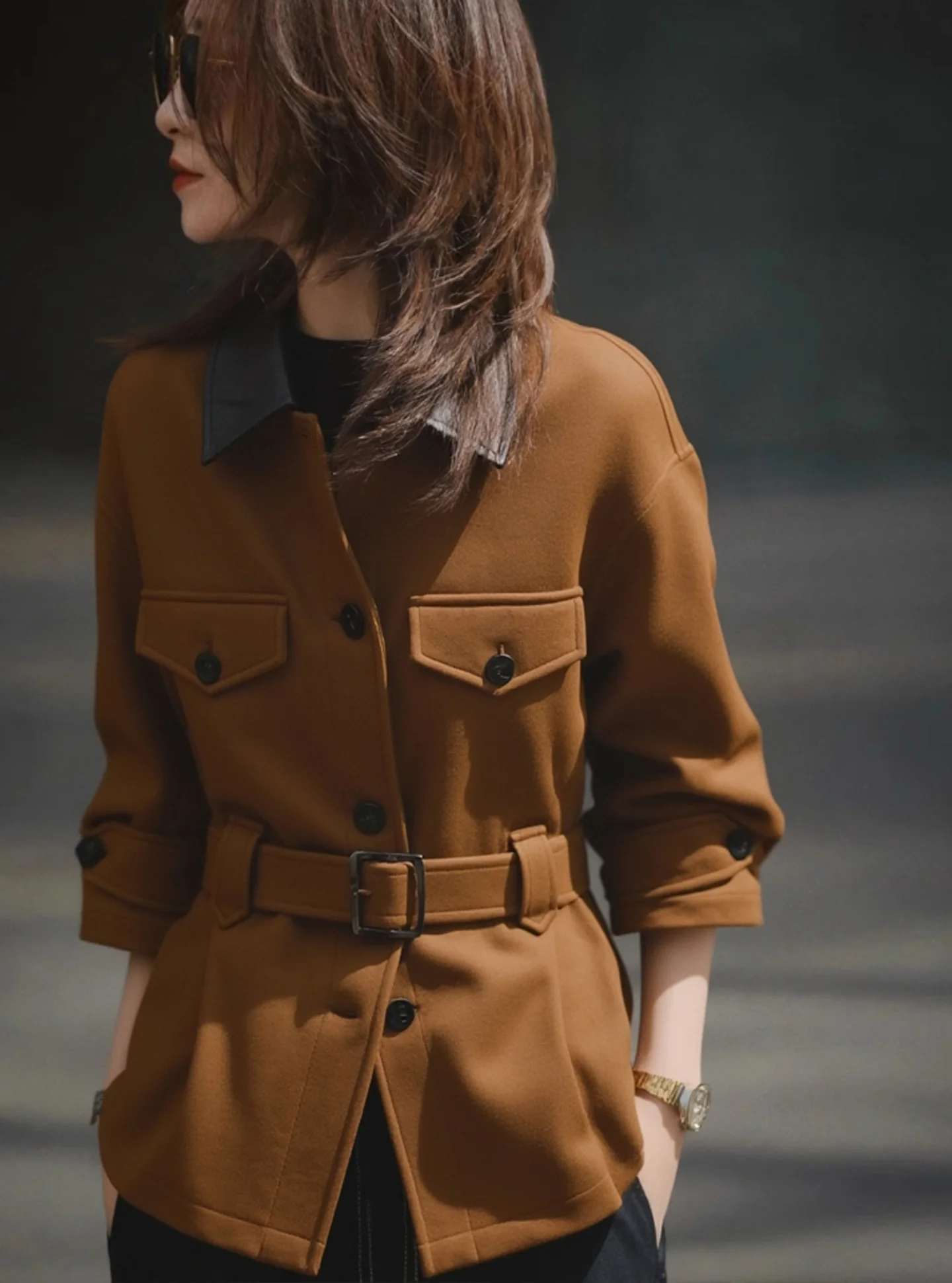 Женская верхняя одежда Ele Brown Faion, уникальное весеннее новое поступление, роскошное пальто со стойкой
Женская верхняя одежда Ele Brown Faion, уникальное весеннее новое поступление, роскошное пальто со стойкой