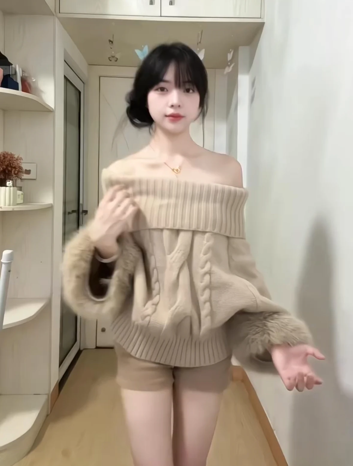 i Color High-End Twist Knit Sweater Women Winter Loose Lazy Sle Overhead Knitted Top oulder Bared Turn-down Collar
i Color High-End Twist Knit Sweater Women Winter Loose Lazy Sle Overhead Knitted Top oulder Bared Turn-down Collar