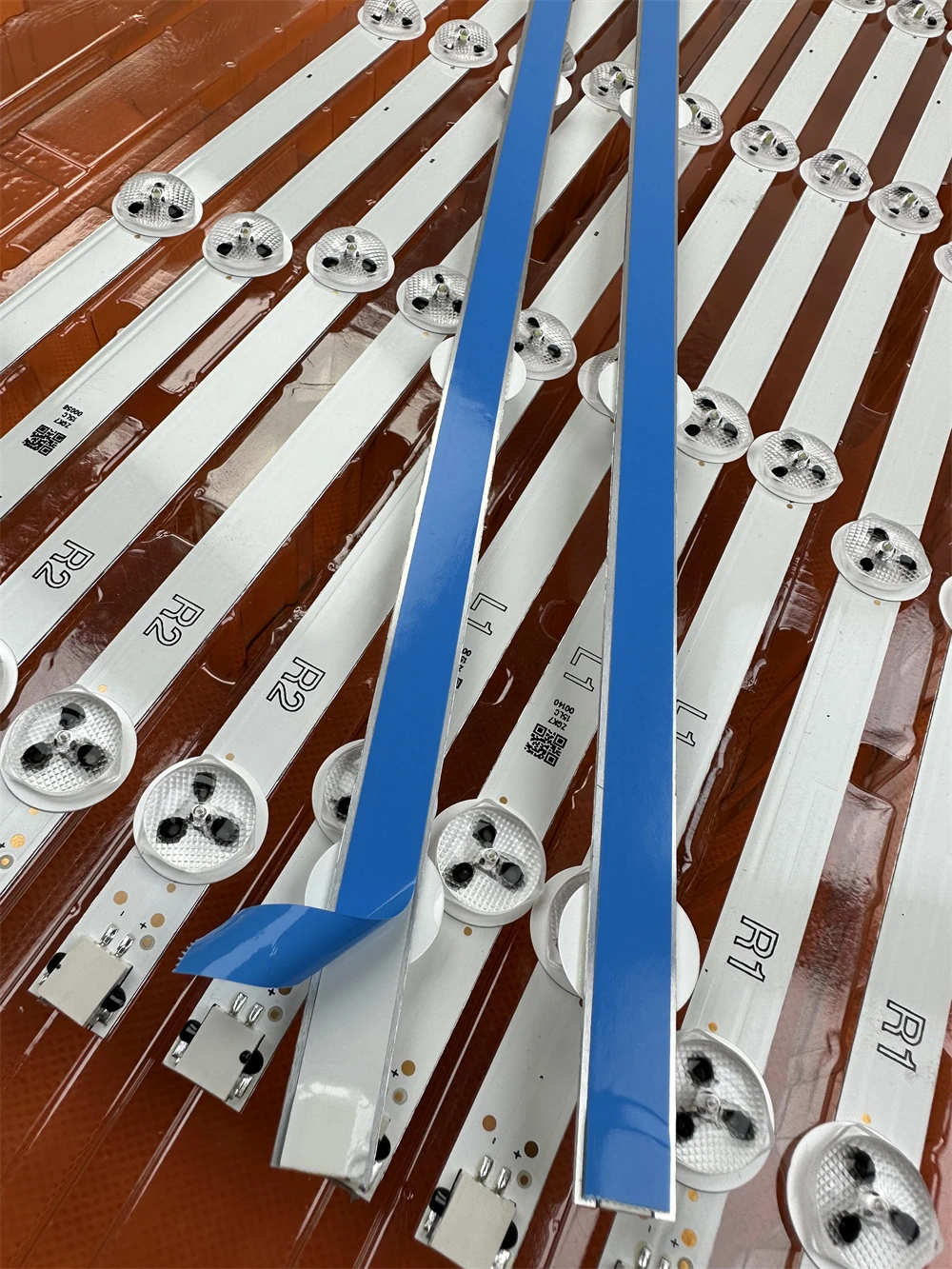 4/5/6kit Original LED Backlights strip for LG 50ln5700 50ln5710 50ln5750 50la6205 50LN5400 50LN5600 50LA6230
4/5/6kit Original LED Backlights strip for LG 50ln5700 50ln5710 50ln5750 50la6205 50LN5400 50LN5600 50LA6230