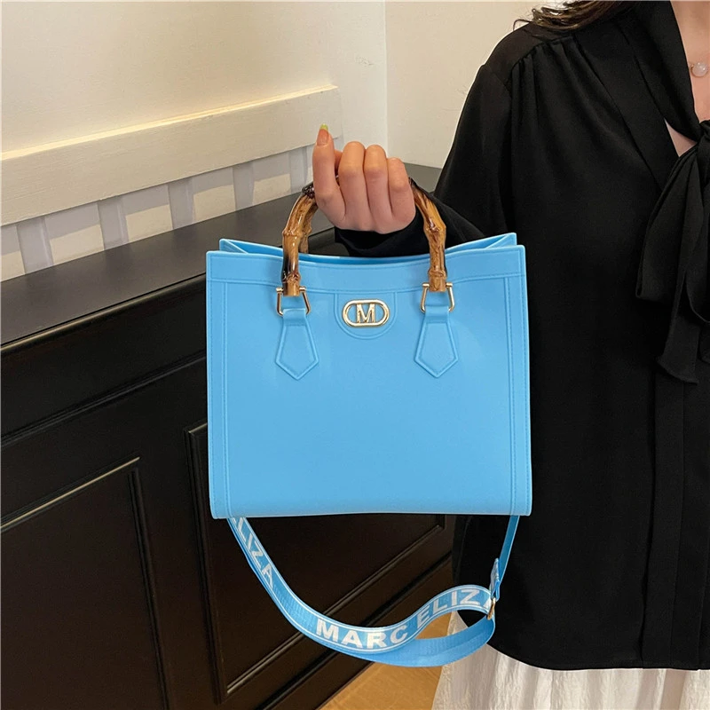 Luxury Leather Crossbody Bag For Women Elegant Shoulder Handbag Designer Tote Ladies Classic Messenger Purse 
Luxury Leather Crossbody Bag For Women Elegant Shoulder Handbag Designer Tote Ladies Classic Messenger Purse
