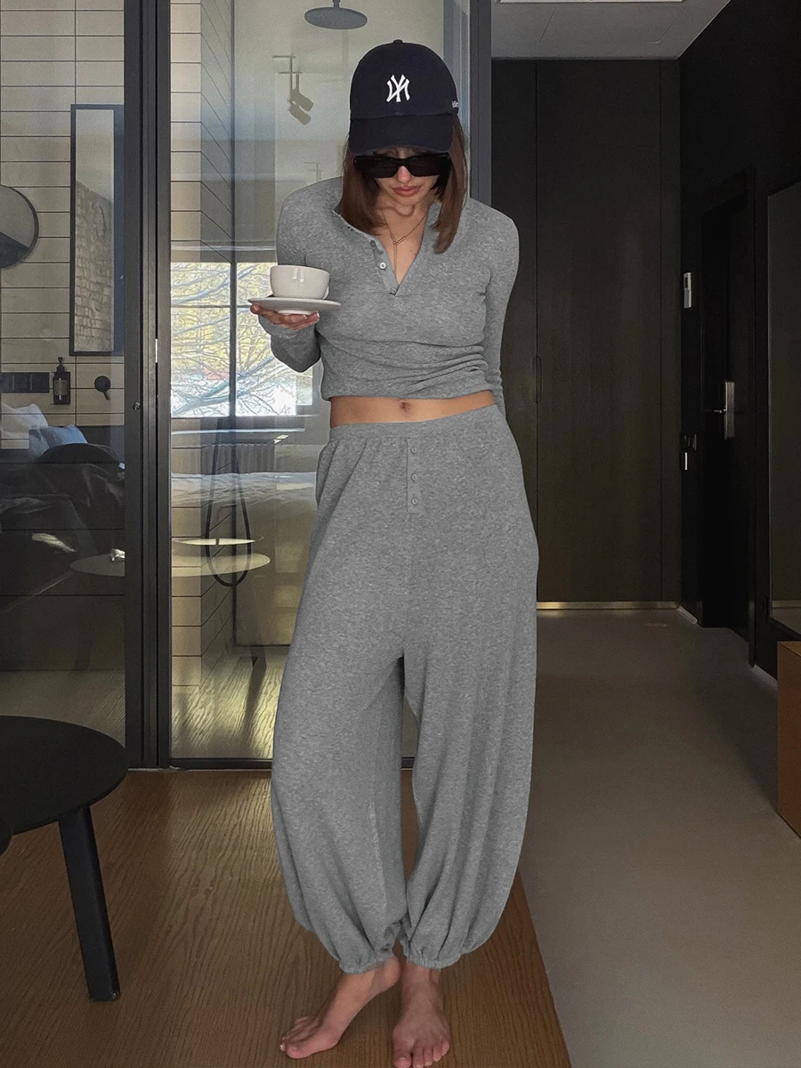 Bornladies Casual 2-Piece Loungewear OutfitGrey Long Sleeve Crop Top & Elastic Waist Jogger PantsCozy Homewear Set
Bornladies Casual 2-Piece Loungewear OutfitGrey Long Sleeve Crop Top & Elastic Waist Jogger PantsCozy Homewear Set