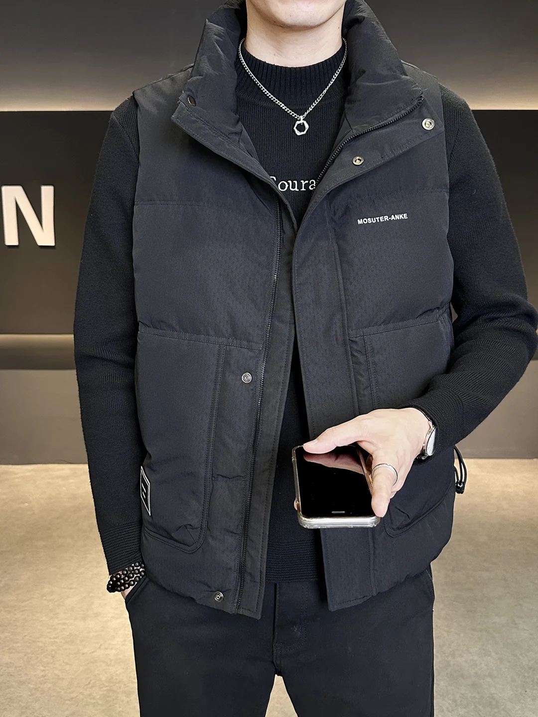 Loose Fit Men's down Vest Jaet American Sle Stand Collar Workwear Faion Urban Youth Polyester Fiber Thiened Zipper Cl...
Loose Fit Men's down Vest Jaet American Sle Stand Collar Workwear Faion Urban Youth Polyester Fiber Thiened Zipper Cl...