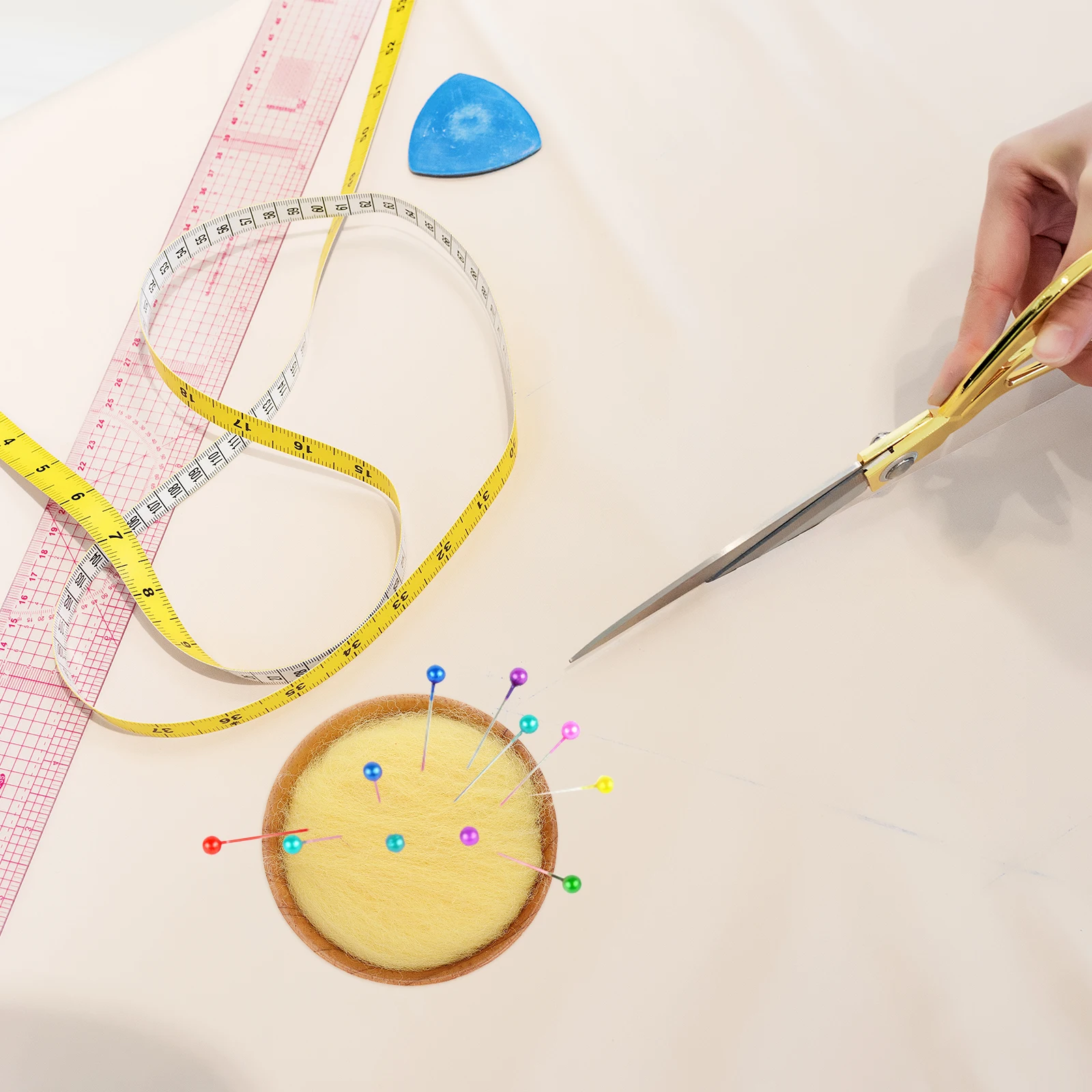 1pc Pin Cushion With Wooden Bottom Wool Ball Needle Holder Storage Tool For Sewing Diy Crafts Portable Sewing Needle Organizer
1pc Pin Cushion With Wooden Bottom Wool Ball Needle Holder Storage Tool For Sewing Diy Crafts Portable Sewing Needle Organizer