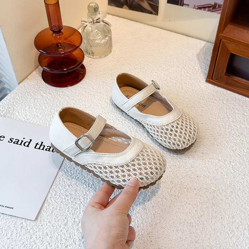 Summer Breathable Mesh Cut-outs Kids Shoes for Girls Non-Slip Soft Sole Toddler Beach Sandals Princess Trendy Party School Shoes
Summer Breathable Mesh Cut-outs Kids Shoes for Girls Non-Slip Soft Sole Toddler Beach Sandals Princess Trendy Party School Shoes