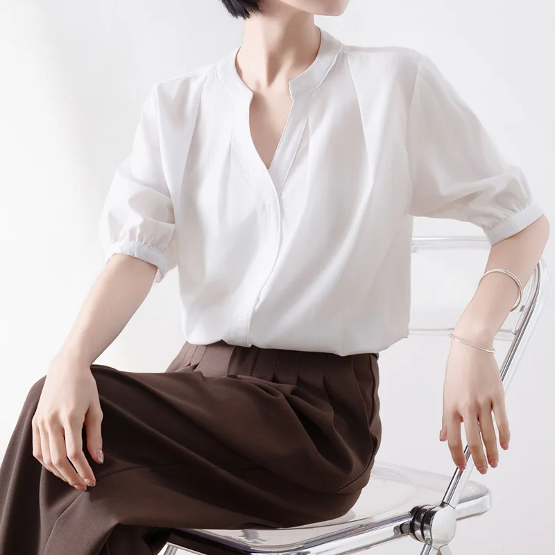 French Style V- Commuter Round Neck Pleated Shirt for Women Summer New Loose Short Sleeve Top
French Style V- Commuter Round Neck Pleated Shirt for Women Summer New Loose Short Sleeve Top